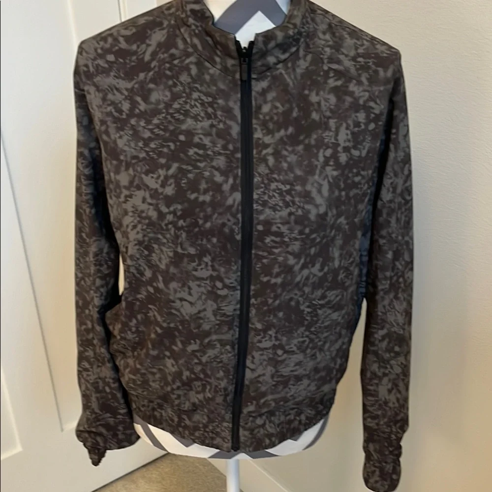EUC Lululemon Black Bomber Jacket Reversible and Relaxed Fit
